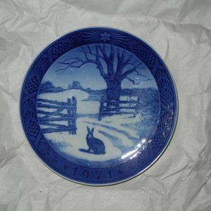 1971 ROYAL COPENHAGEN Christmas Plate  Hare in Winter  Bunny Rabbit